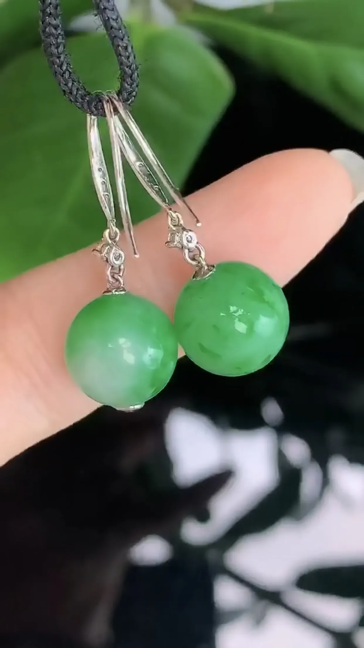 【限时特惠】天然A货翡翠18k金冰糯种飘阳绿全胶感圆珠耳勾一对 尺寸取一9.8mm