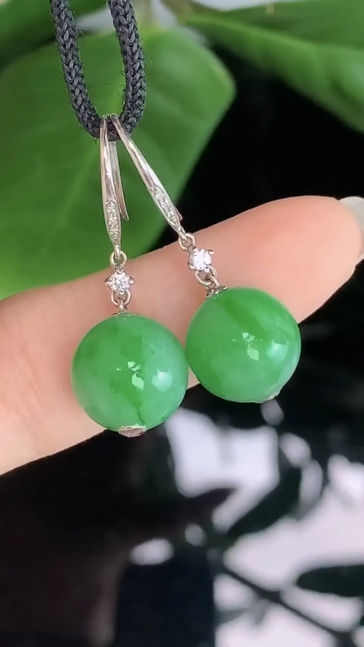 【限时特惠】天然A货翡翠18k金冰糯种飘阳绿全胶感圆珠耳勾一对 尺寸取一9.8mm