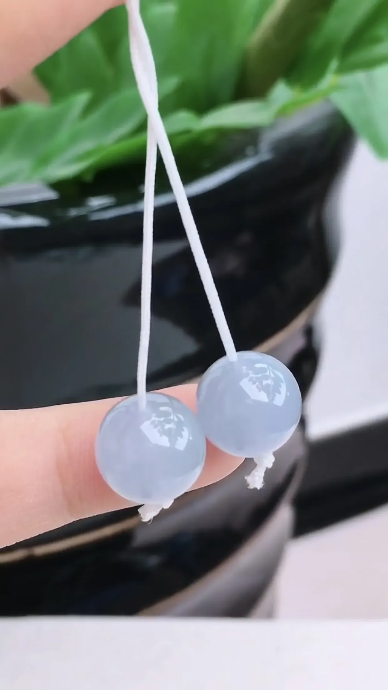 天然翡翠老坑种起胶圆珠一对 可代镶嵌 尺寸：11.4mm