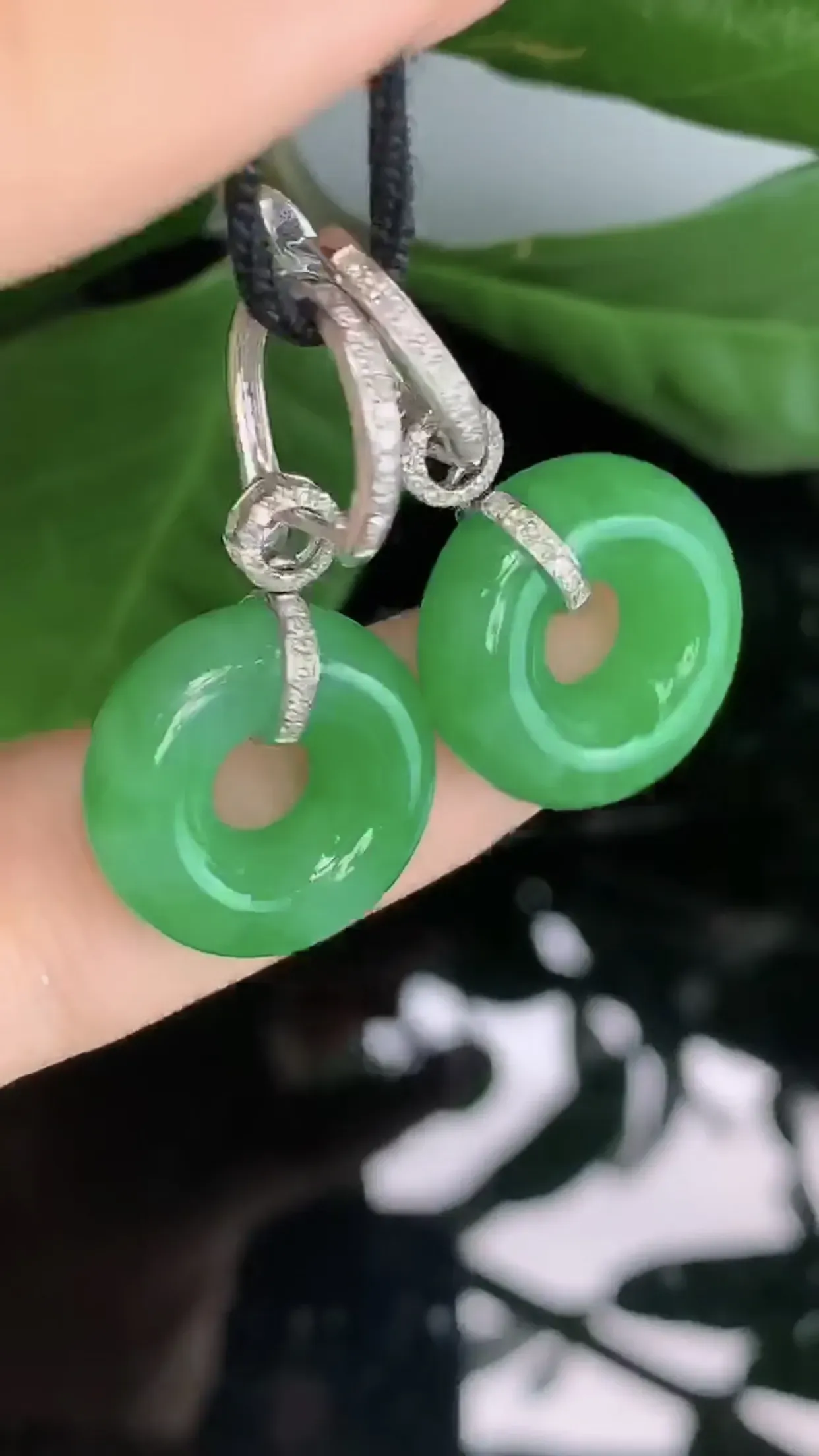 【限时特惠】天然A货翡翠18k金冰糯种阳绿全胶感平安环耳勾一对 裸石取一17.6-6.6mm