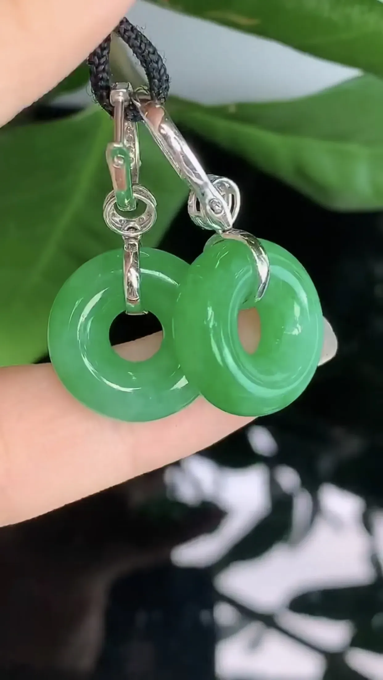 【限时特惠】天然A货翡翠18k金冰糯种阳绿全胶感平安环耳勾一对 裸石取一17.6-6.6mm