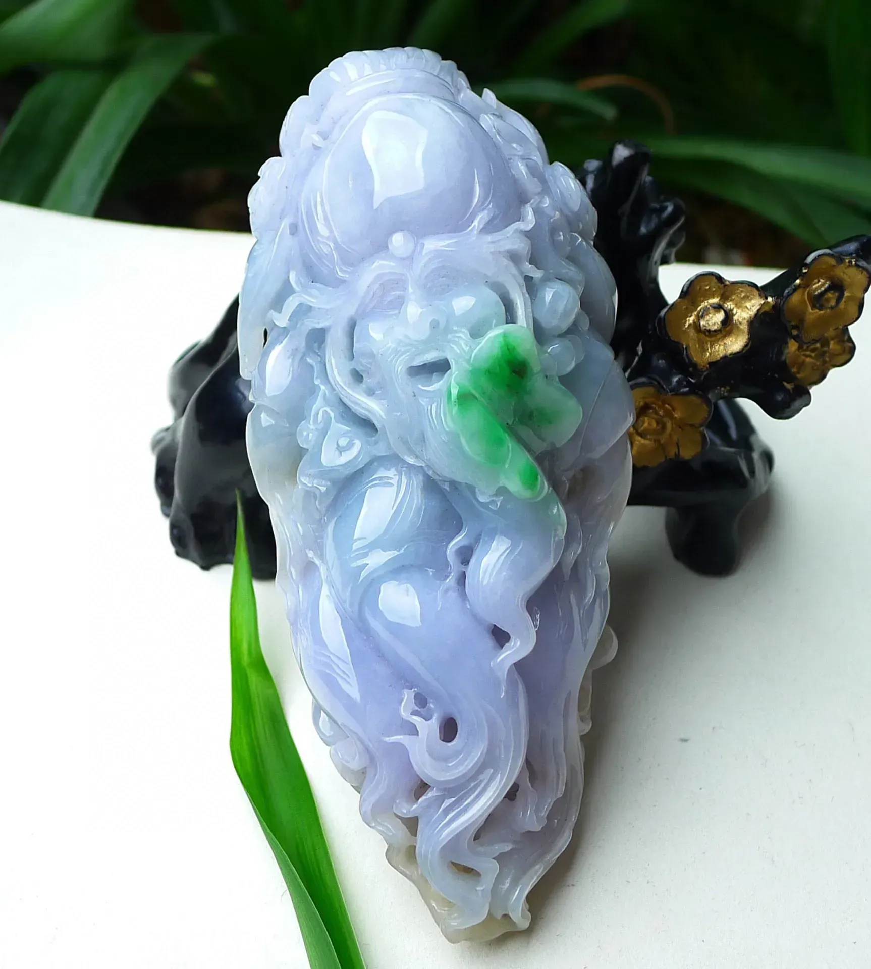 缅甸天然A货翡翠 精美水润 飘阳绿寿星公 玉质细腻 色泽鲜艳 雕工精细线条流畅 尺寸：119.52.41mm   0.31kg