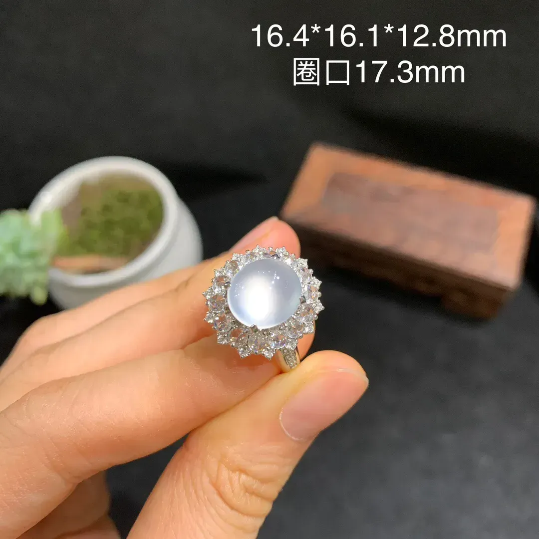 玻璃种精美蛋面女戒 18K金带钻镶嵌 晶莹剔透 起光起胶 独特精致