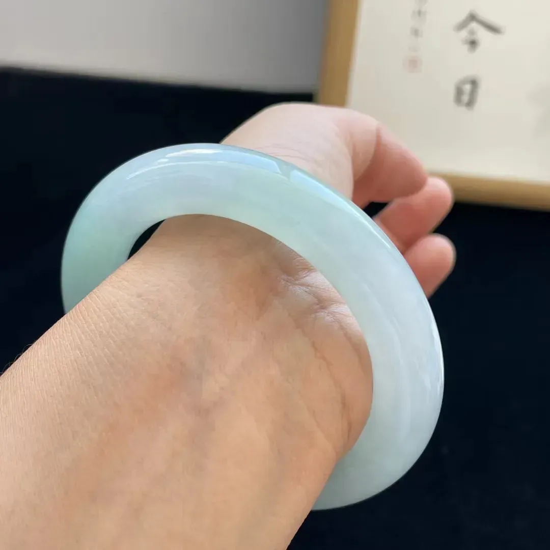 【限时特惠】冰种底色圆条手镯 水润清新 条形优秀 上手清爽
