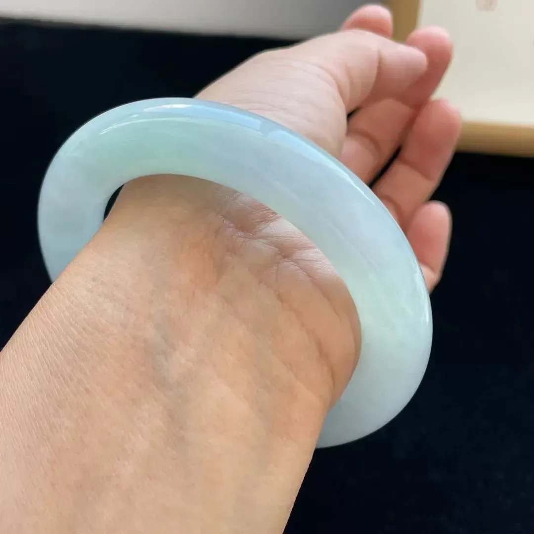 【限时特惠】冰种底色圆条手镯 水润清新 条形优秀 上手清爽