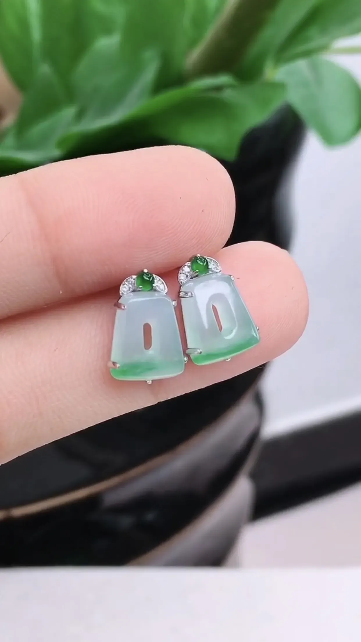 【限时特惠】老坑种起胶飘绿福贝耳钉 尺寸：裸石9.1×7.8×2.3mm