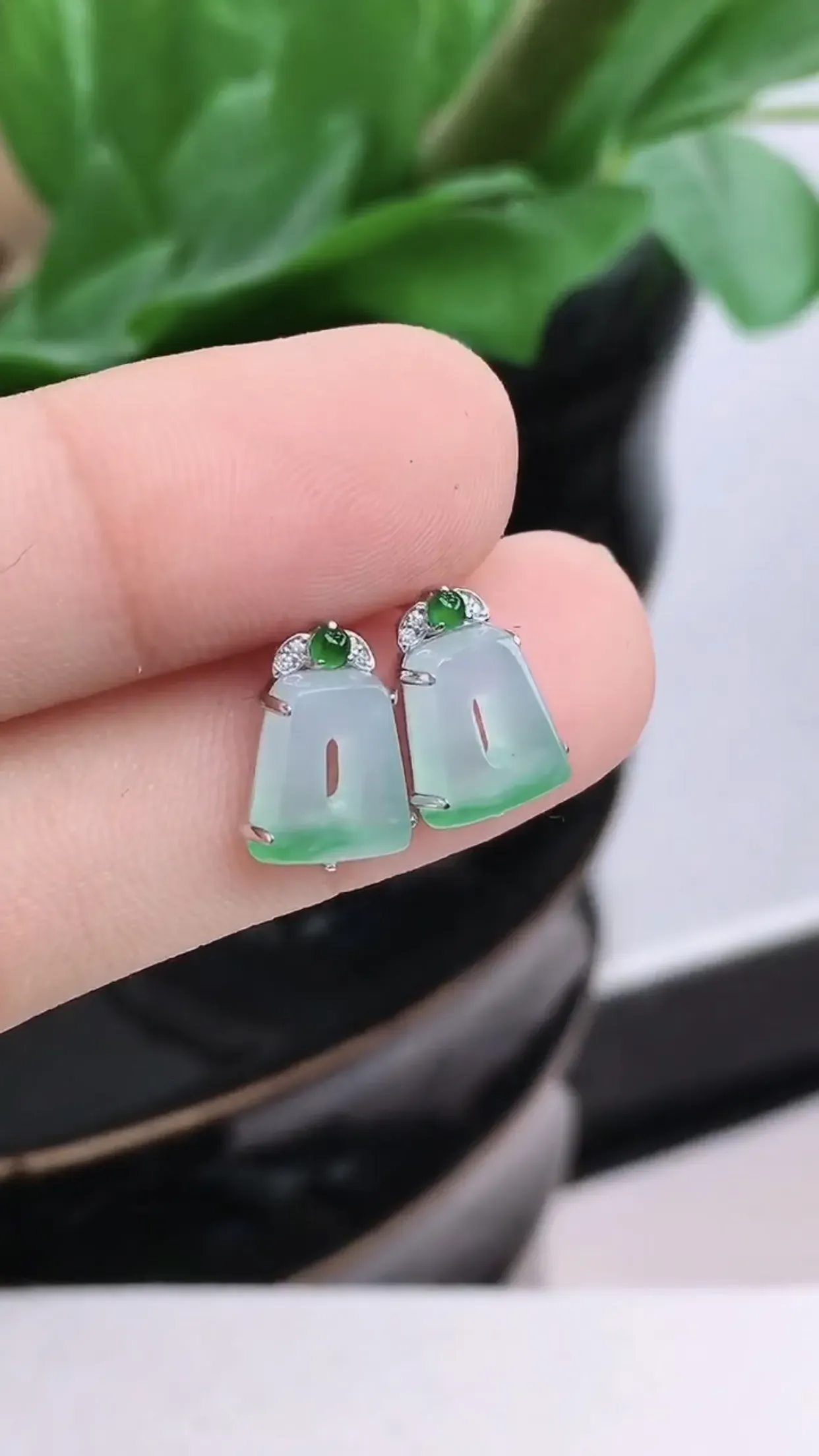 【限时特惠】老坑种起胶飘绿福贝耳钉 尺寸：裸石9.1×7.8×2.3mm