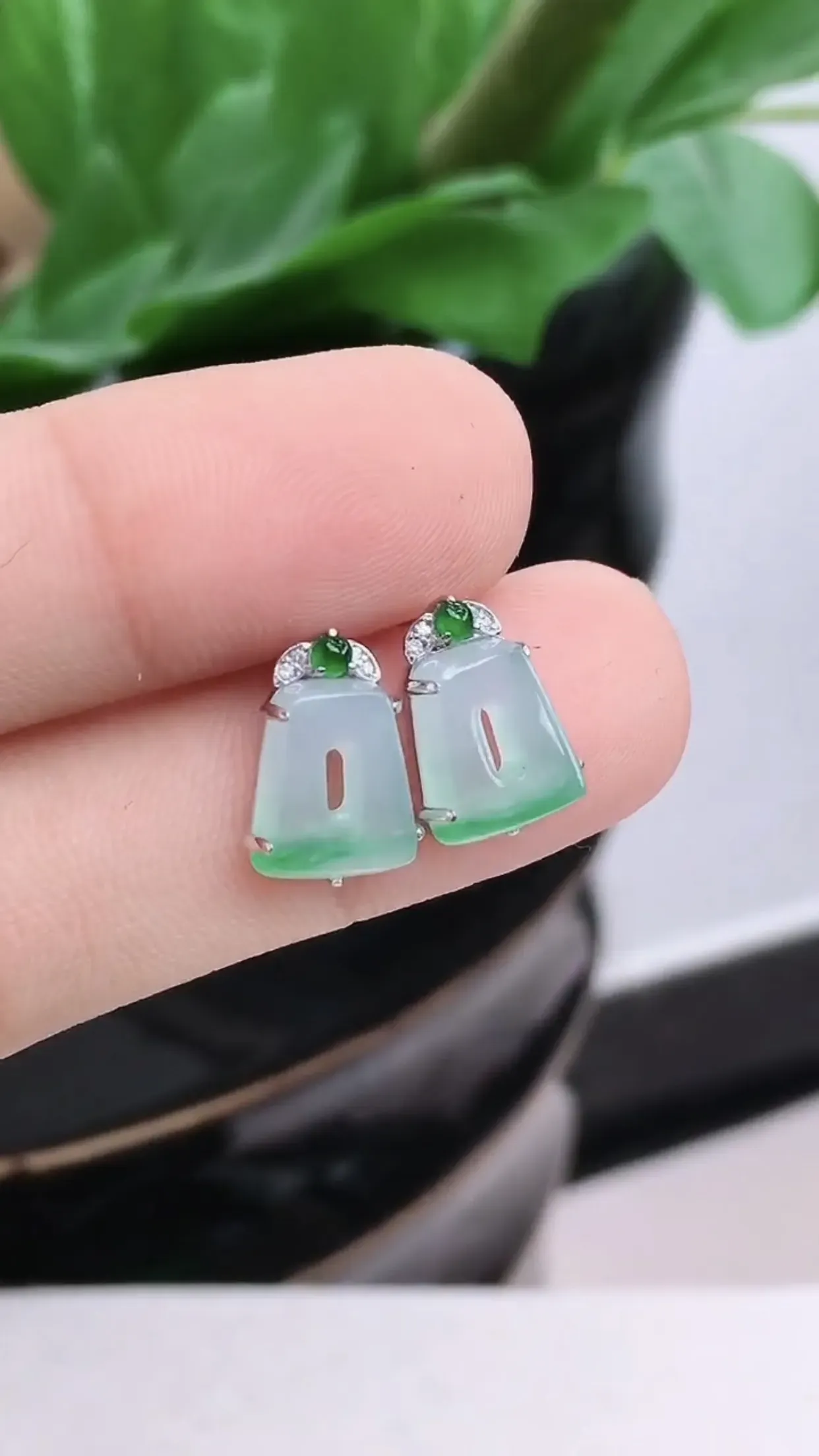 【限时特惠】老坑种起胶飘绿福贝耳钉 尺寸：裸石9.1×7.8×2.3mm