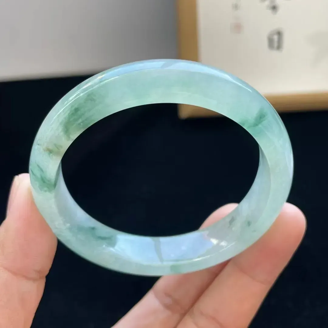 【限时特惠】冰飘花手镯 水润光泽 花色素雅清秀