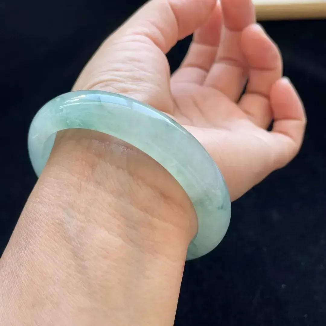 【限时特惠】冰飘花手镯 水润光泽 花色素雅清秀