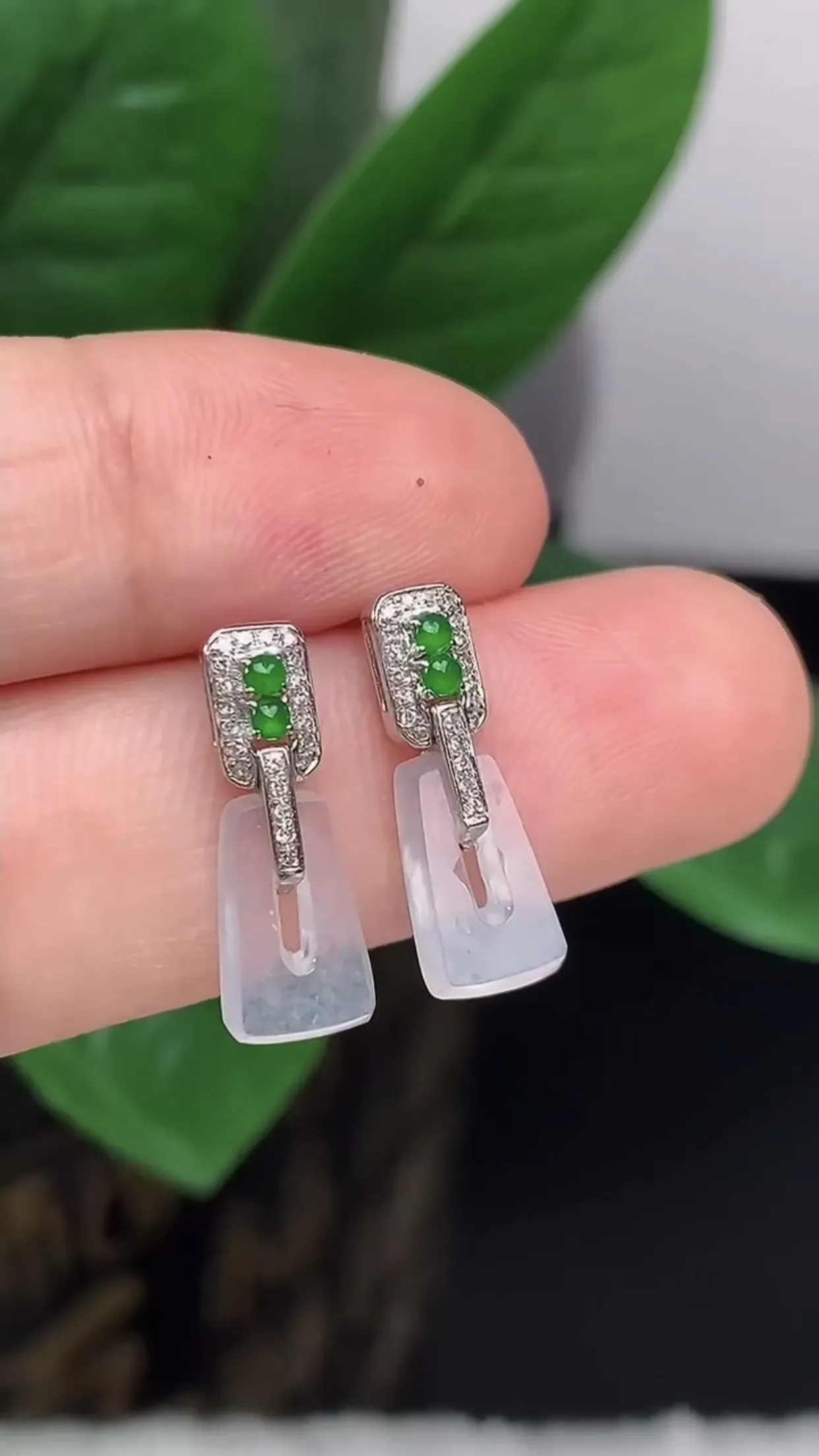 【限时特惠】天然A货翡翠18K金镶嵌冰种平安环耳坠 玉质细腻 种水好 佩带效果佳 尺寸：10.6*6.6*1.9mm