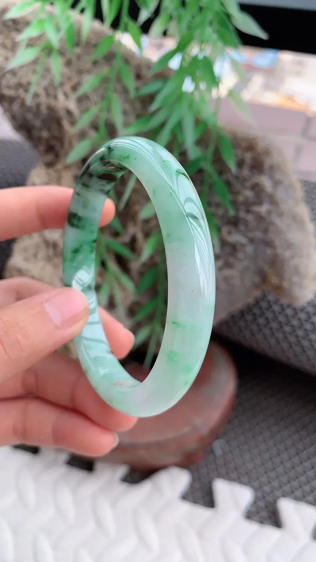 老坑飘绿正圈手镯尺寸57圈口×10×7.3mm  《自然光实拍》4008