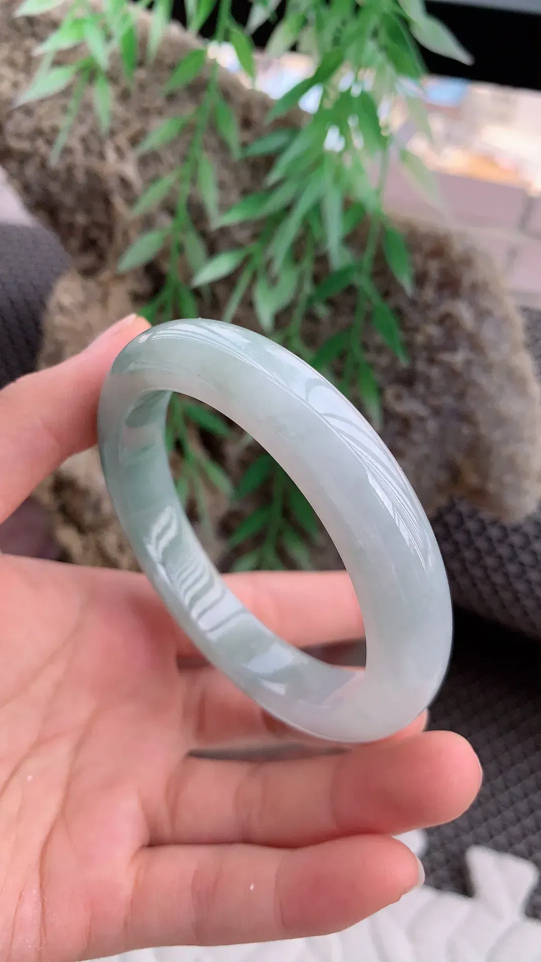 【限时特惠】《自然光实拍》老坑飘绿正圈手镯尺寸57圈口×12×8.4mm  6098