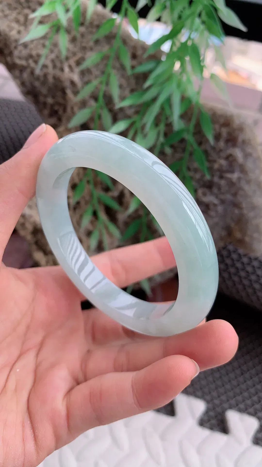 【限时特惠】老坑浅绿正圈手镯尺寸57圈口×10.3×9.4mm   《自然光实拍》5673