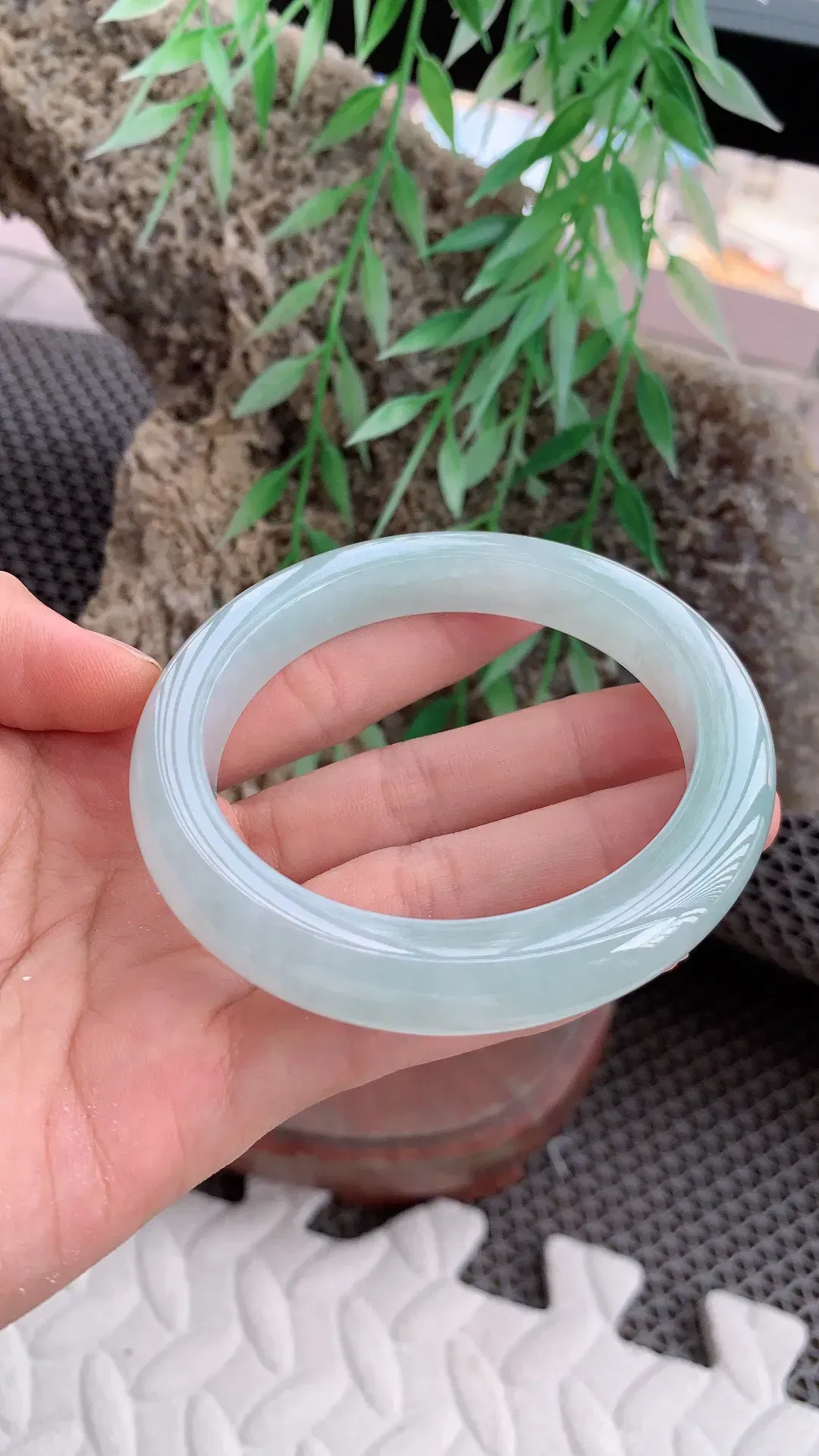 【限时特惠】老坑浅绿正圈手镯尺寸57圈口×10.3×9.4mm   《自然光实拍》5673