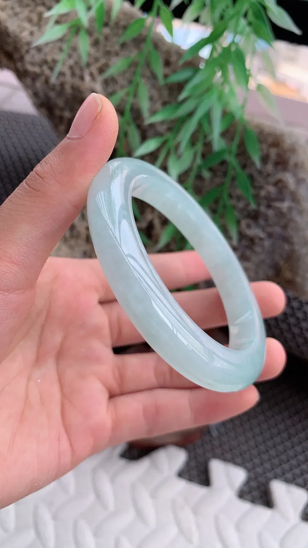 【限时特惠】老坑浅绿正圈手镯尺寸57圈口×10.3×9.4mm   《自然光实拍》5673