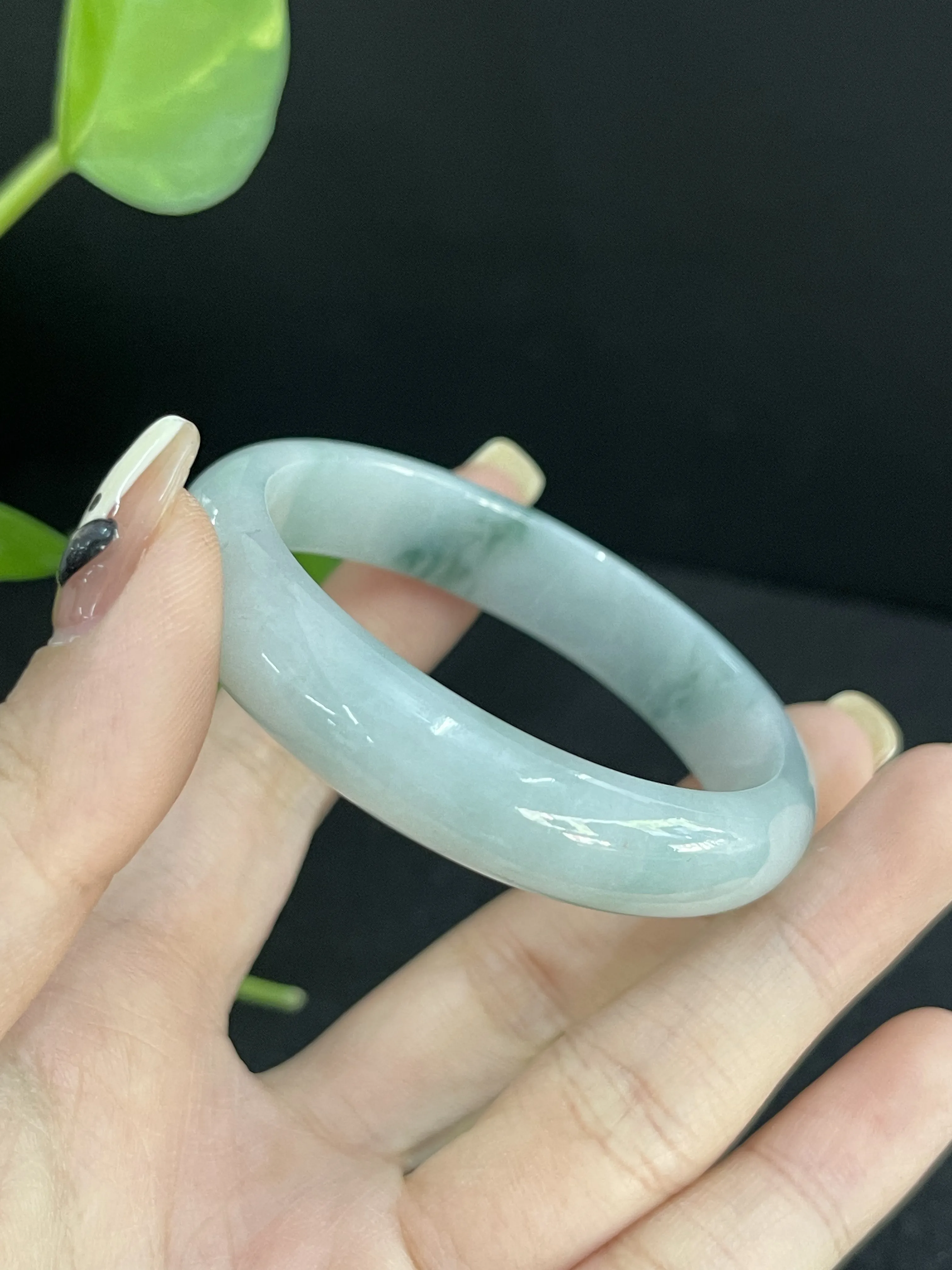 糯化种飘花翡翠手镯贵妃圈口54.2#