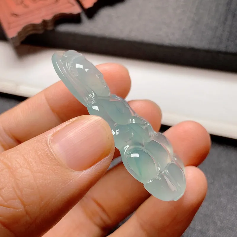 【冰晴底观音】尺寸51*32*6.5 老坑种水，纯净细腻，通透无比，清澈水灵，泛荧光，果冻感十足