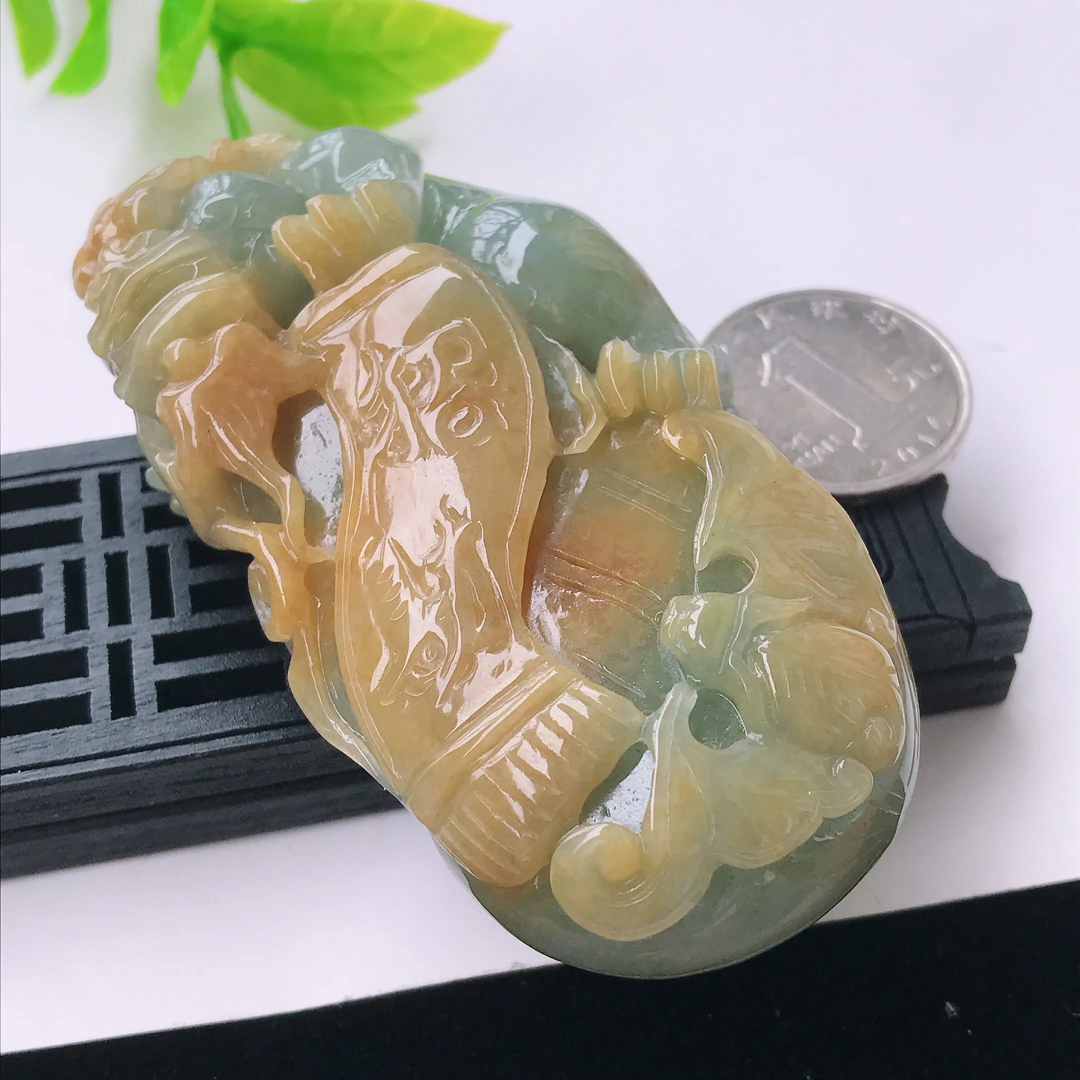 水润黄加绿精美招财貔貅翡翠把件  玉质细腻  冰清玉润  颜色漂亮 尺寸83.9/46.2/26.5