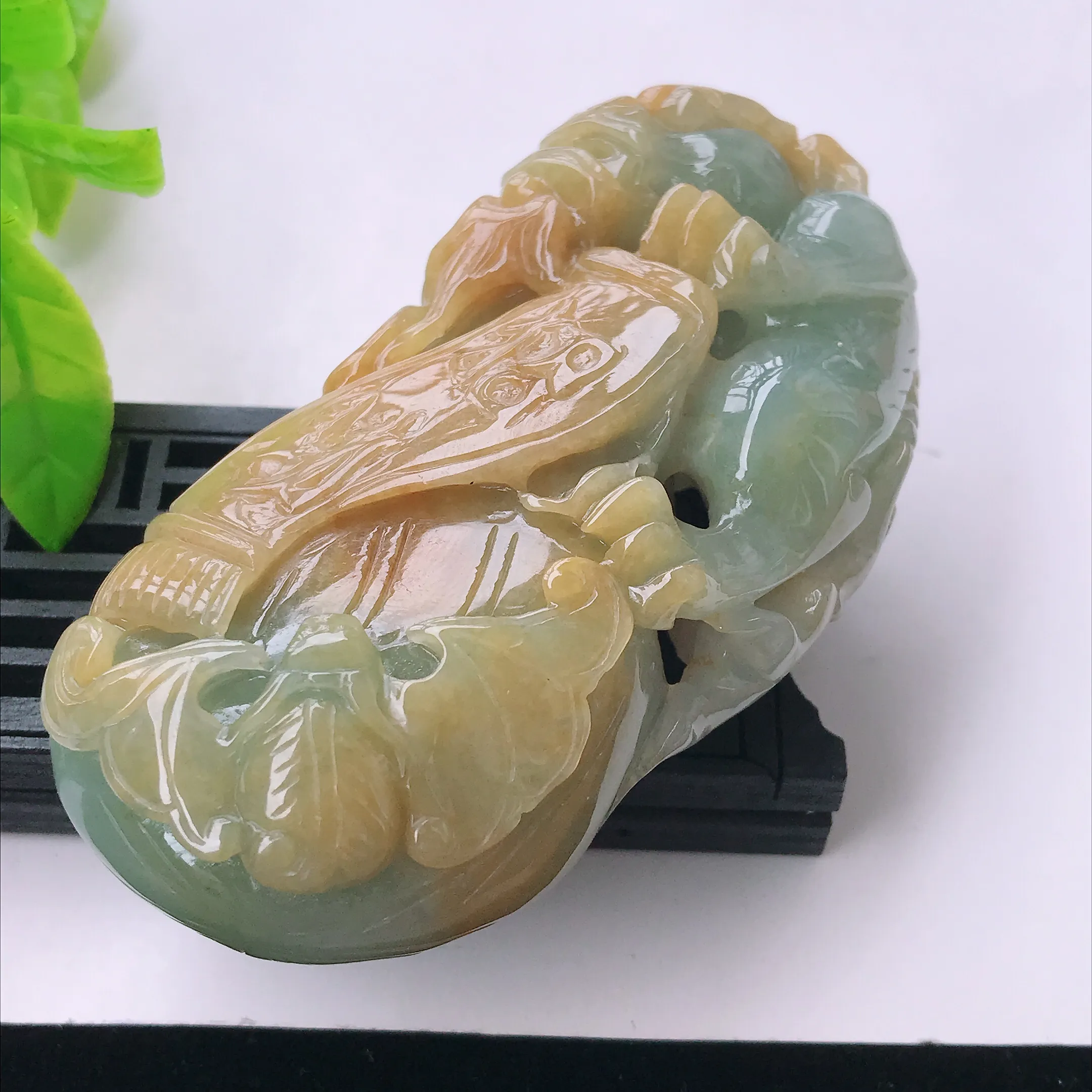 水润黄加绿精美招财貔貅翡翠把件  玉质细腻  冰清玉润  颜色漂亮 尺寸83.9/46.2/26.5