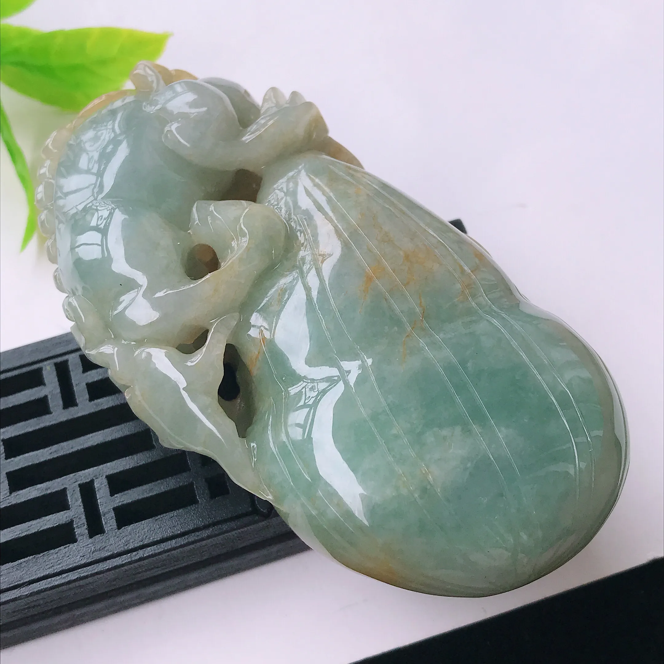 水润黄加绿精美招财貔貅翡翠把件  玉质细腻  冰清玉润  颜色漂亮 尺寸83.9/46.2/26.5