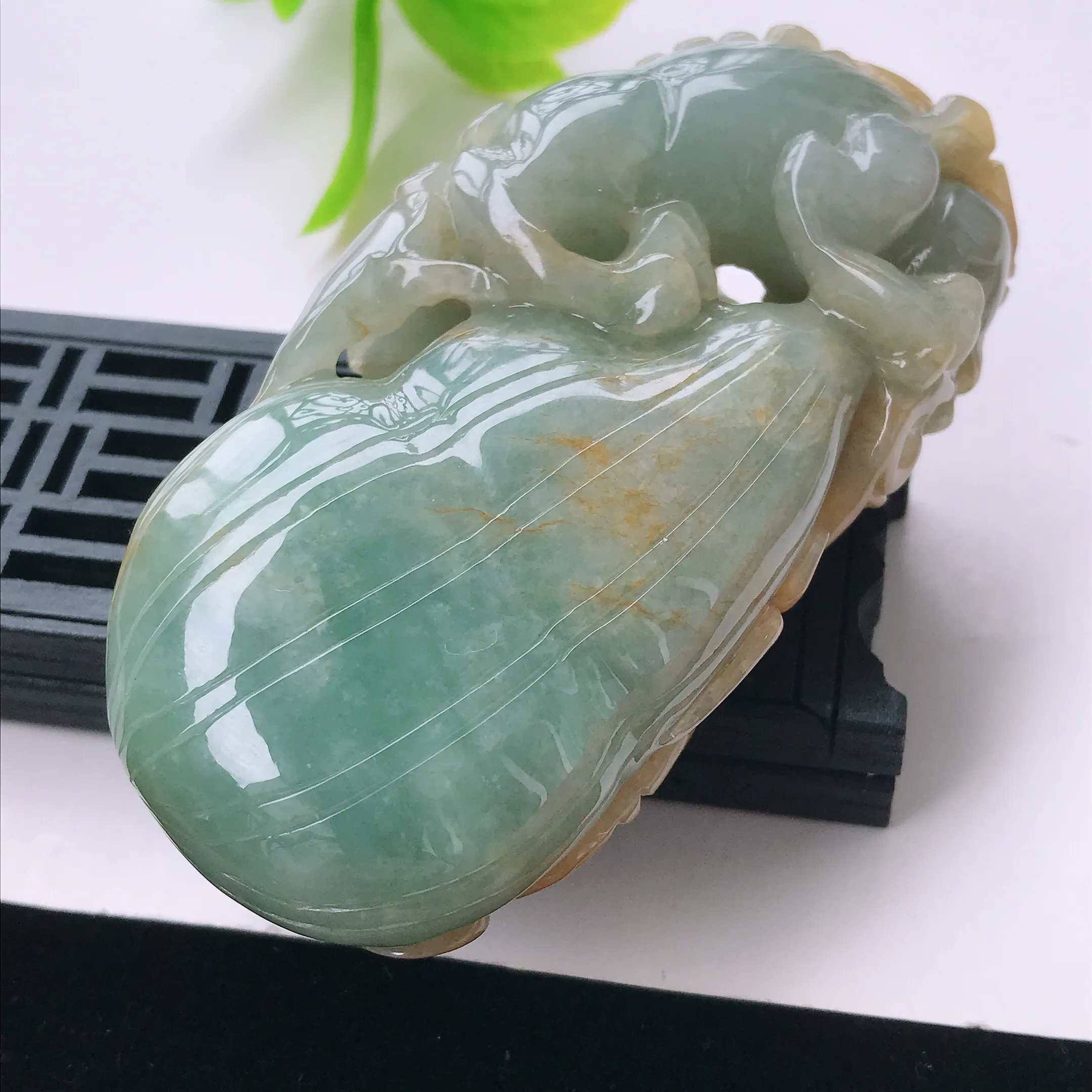 水润黄加绿精美招财貔貅翡翠把件  玉质细腻  冰清玉润  颜色漂亮 尺寸83.9/46.2/26.5