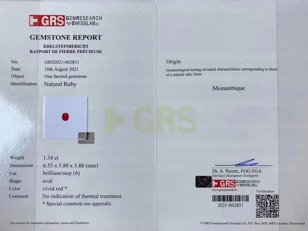 天然鸽血红宝石戒指/吊坠两用款、18K金/南非钻、全净体（玻璃体）裸石约1.34克拉、总重：9.44克、钻石：1.889克拉、14#圈口可改、附GRS证书