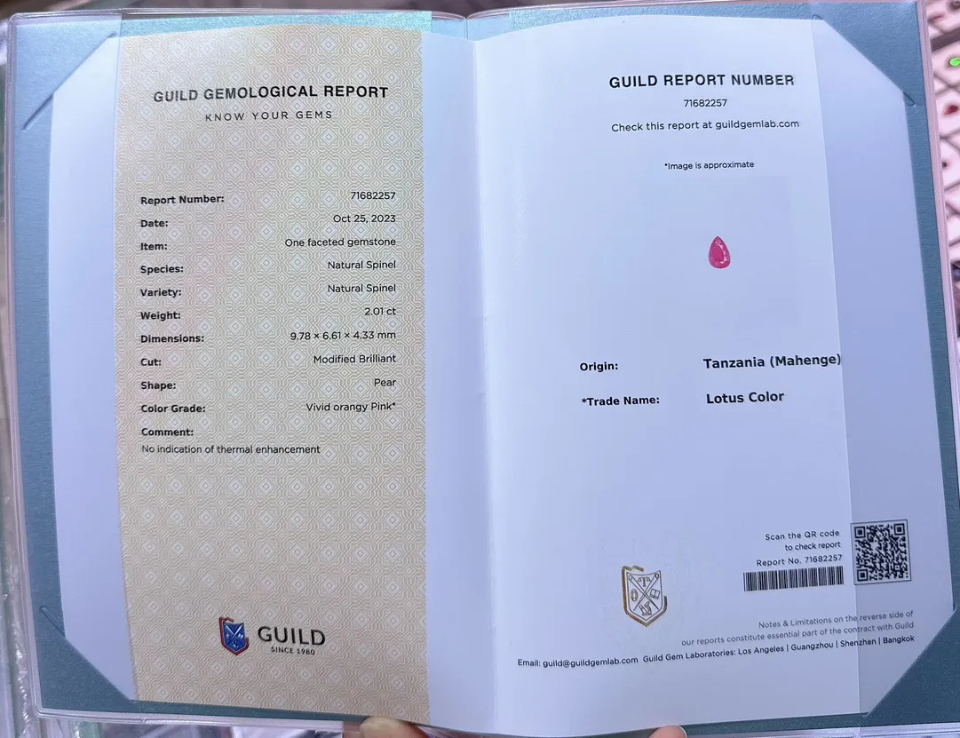 美美的天然马亨盖尖晶石裸石戒面，证书备注莲花色！颜色美！玻璃体！火彩棒！尺寸见图GUILD国际证书，重2.01ct。