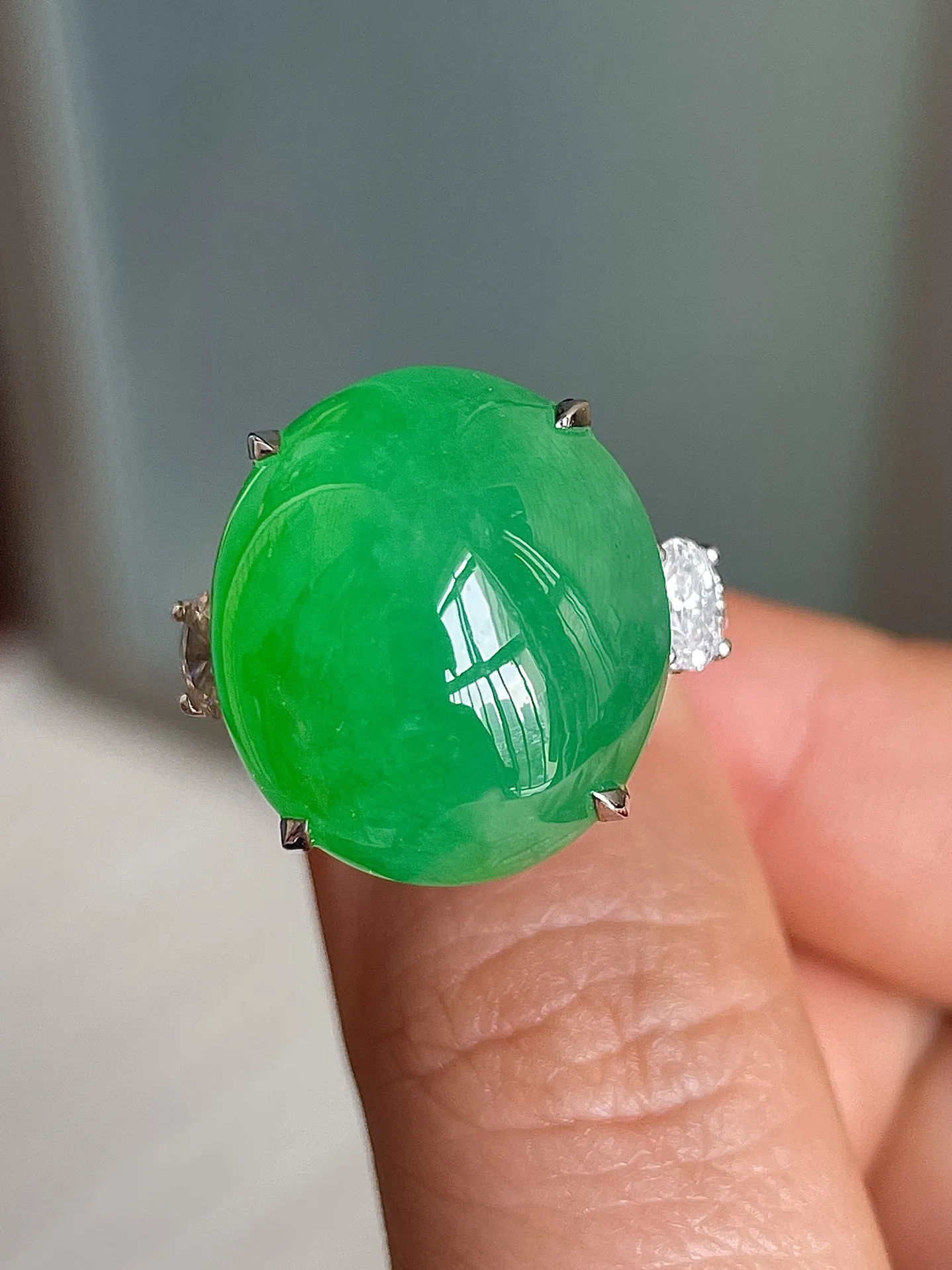 冰阳绿戒指，裸镶戒指，色辣水润，饱满无裂，裸石18/16/9编码1209