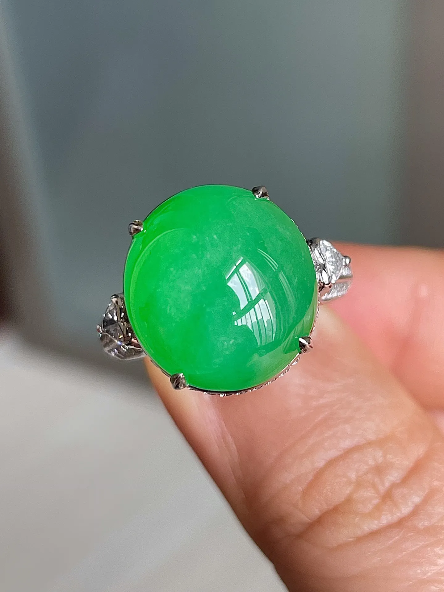 冰阳绿戒指，裸镶戒指，色辣水润，饱满无裂，裸石14.7/14/7编码1209