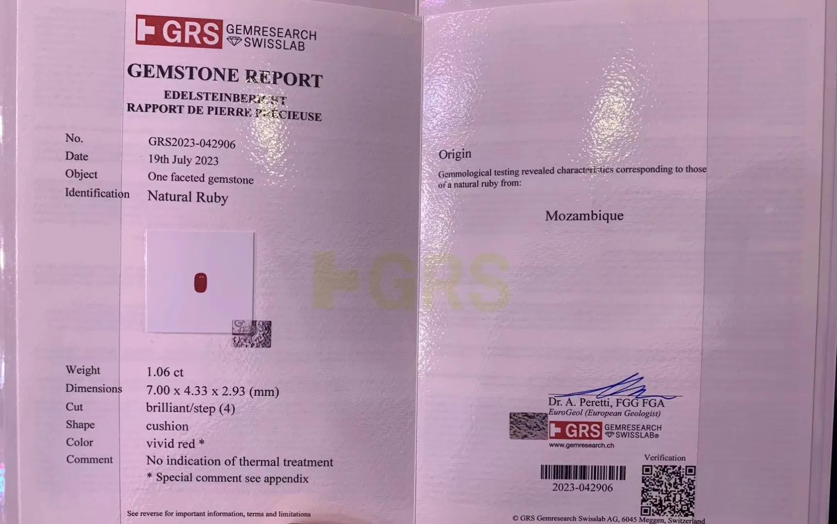上新！GRS鸽血红红宝石吊坠18k金镶嵌～晶体通透～明亮浓郁色～自然光实拍～vs钻石精工镶嵌～总重2.2g，石重：1.06ct，钻石：2.1ct，23.3*14mm～