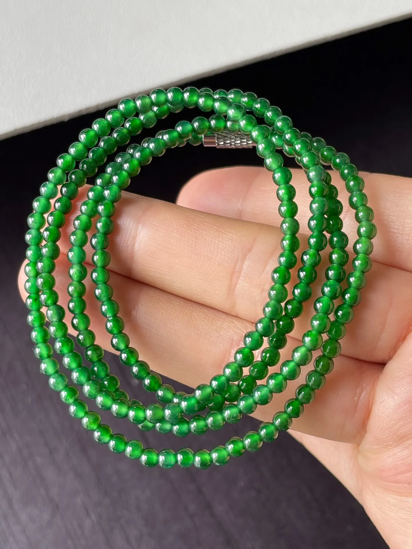 冰阳绿珠链，水头足，冰透，无纹裂，尺寸2.8-280颗，编号1210