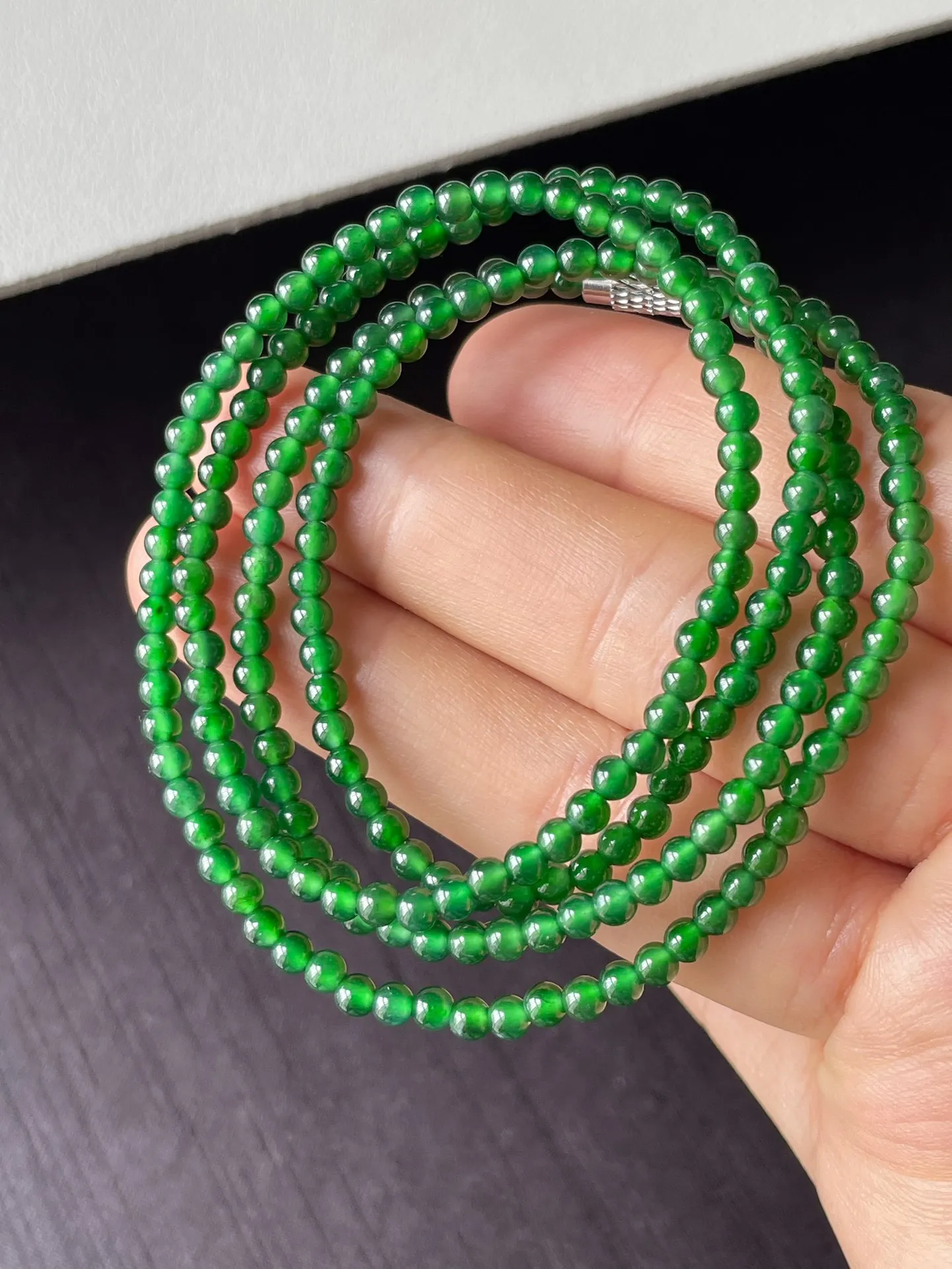 冰阳绿珠链，水头足，冰透，无纹裂，尺寸2.8-280颗，编号1210