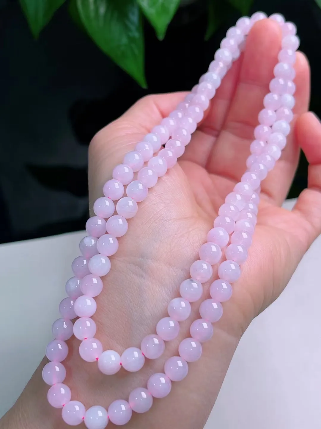 （珍藏精品）缅甸天然A货翡翠，
紫罗兰圆珠项链，尺寸 6.1mm