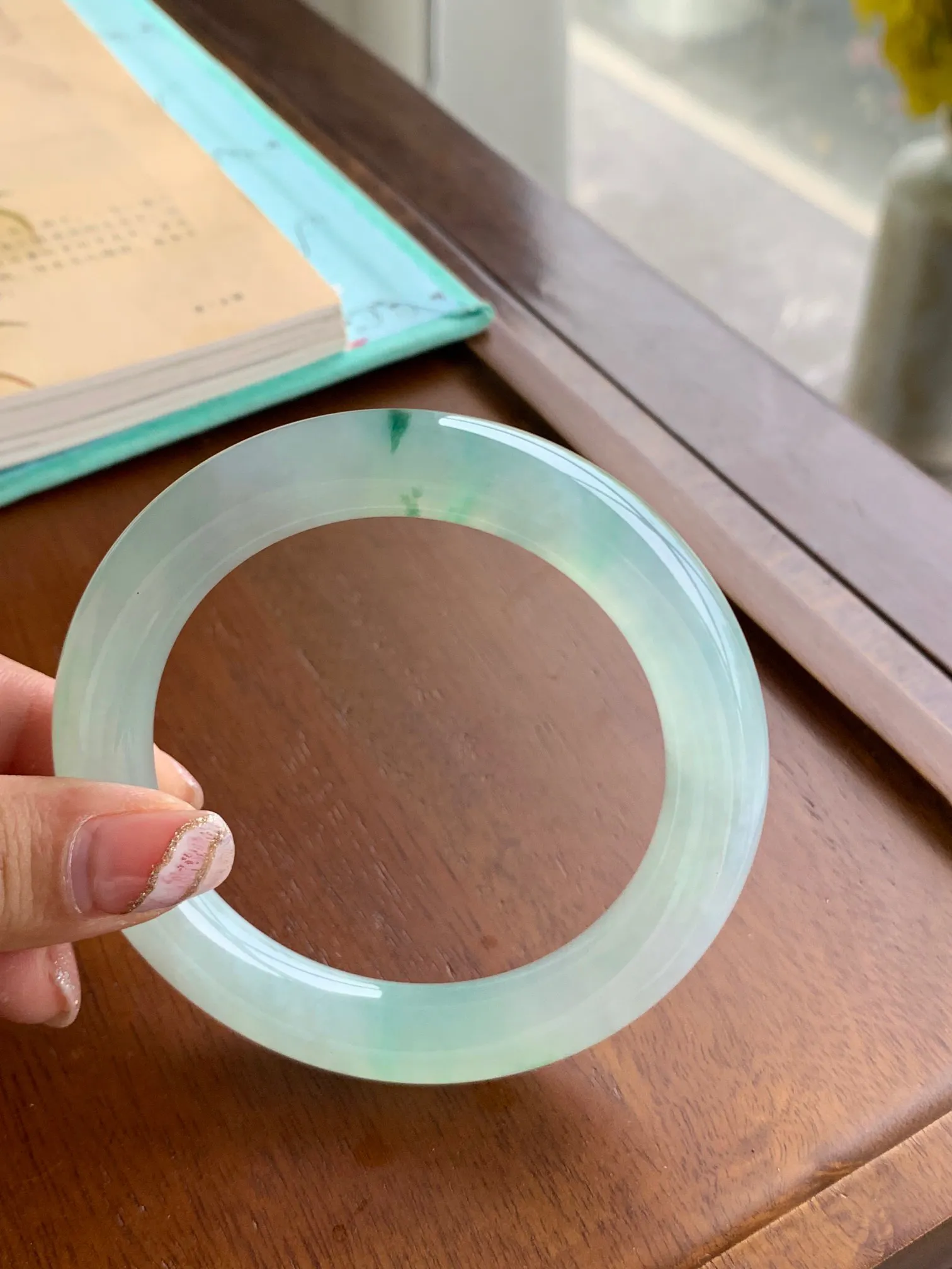 飘花圆条手镯，圈口: 58-11-11.3，正圈57，58，59可戴