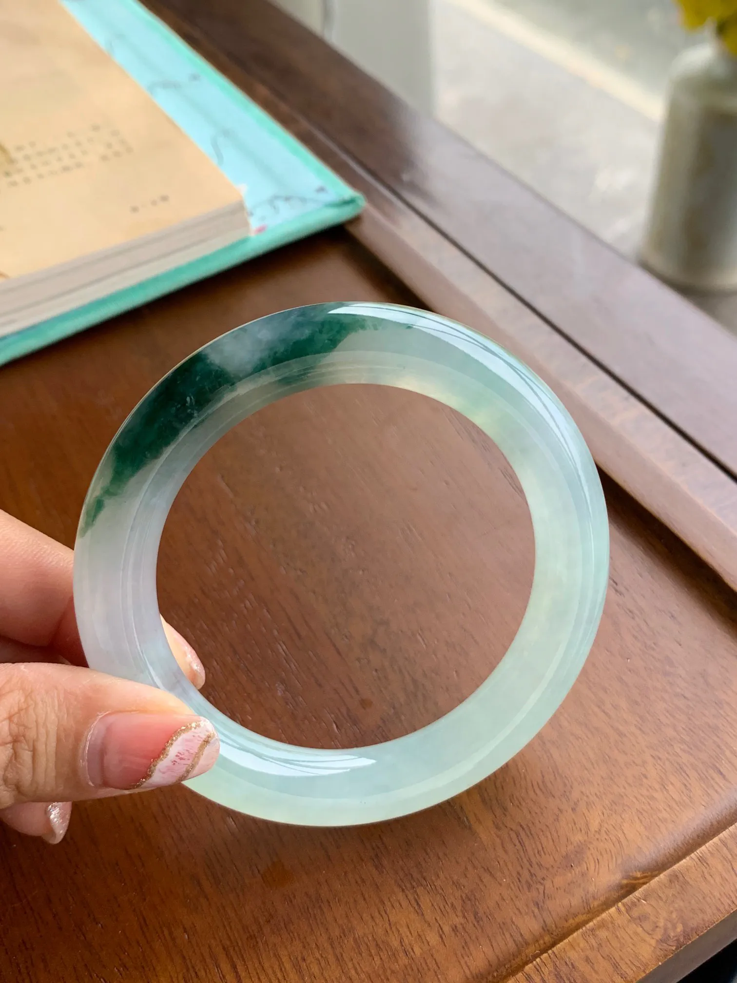 飘绿花圆条手镯，圈口: 57-11.3-11.3，正圈56，57，58可戴