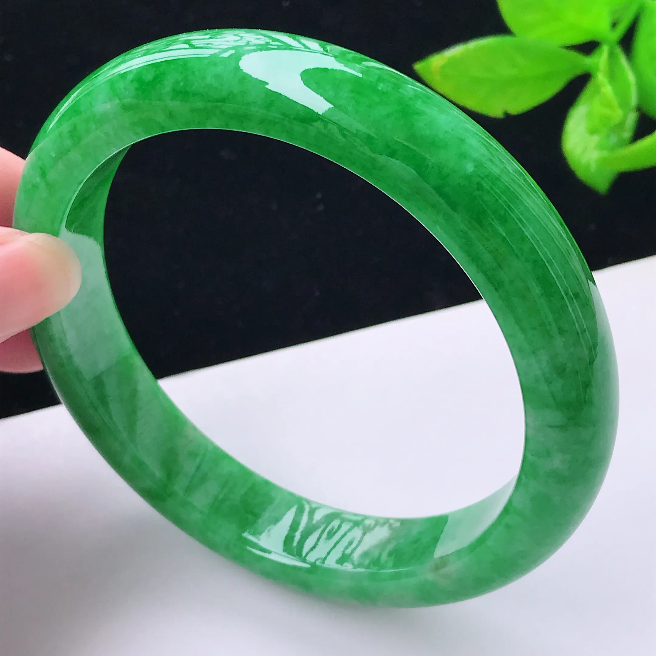 正圈62.6mm 老坑a货翡翠辣绿精美正圈翡翠手镯 圈口62.6/12.7/8.9种老水足 上手漂亮