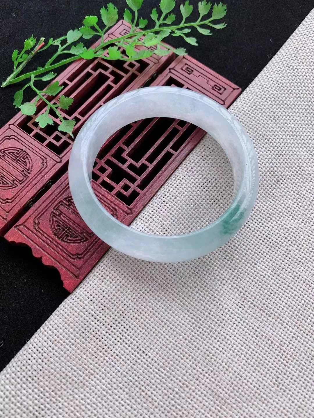 老坑冰种飘花正圈手镯尺寸59圈口×16×8mm重量77.35g