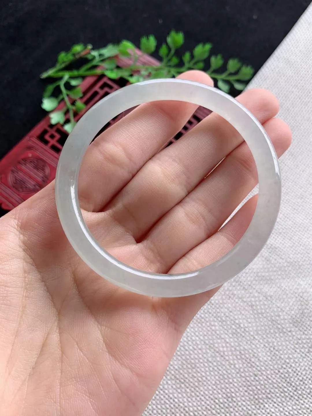 老坑白月光浅绿细圆条手镯尺寸55圈口×5.7mm重量19.36g