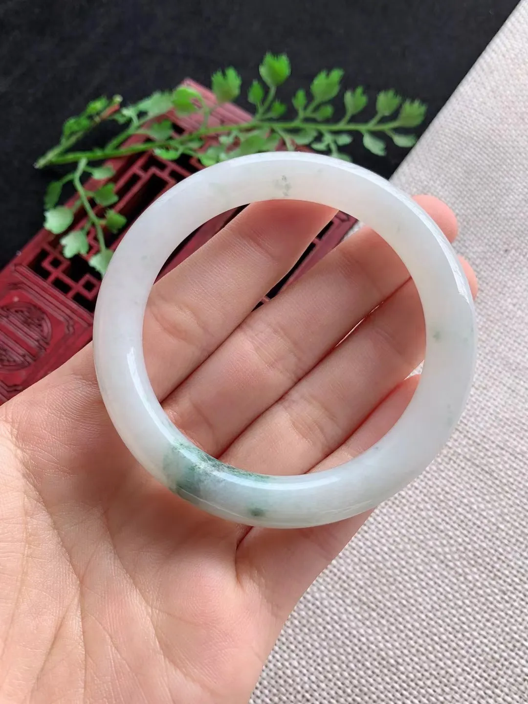 老坑飘花圆条手镯尺寸52圈口×9mm重量38.63g