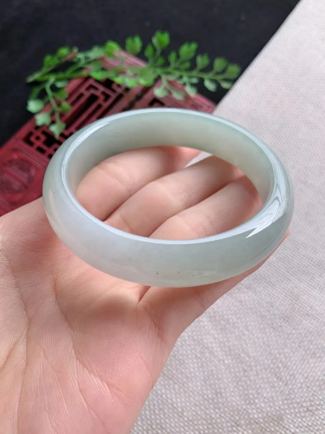 老坑飘绿正圈手镯尺寸55圈口×13×7.5mm重量53.10g