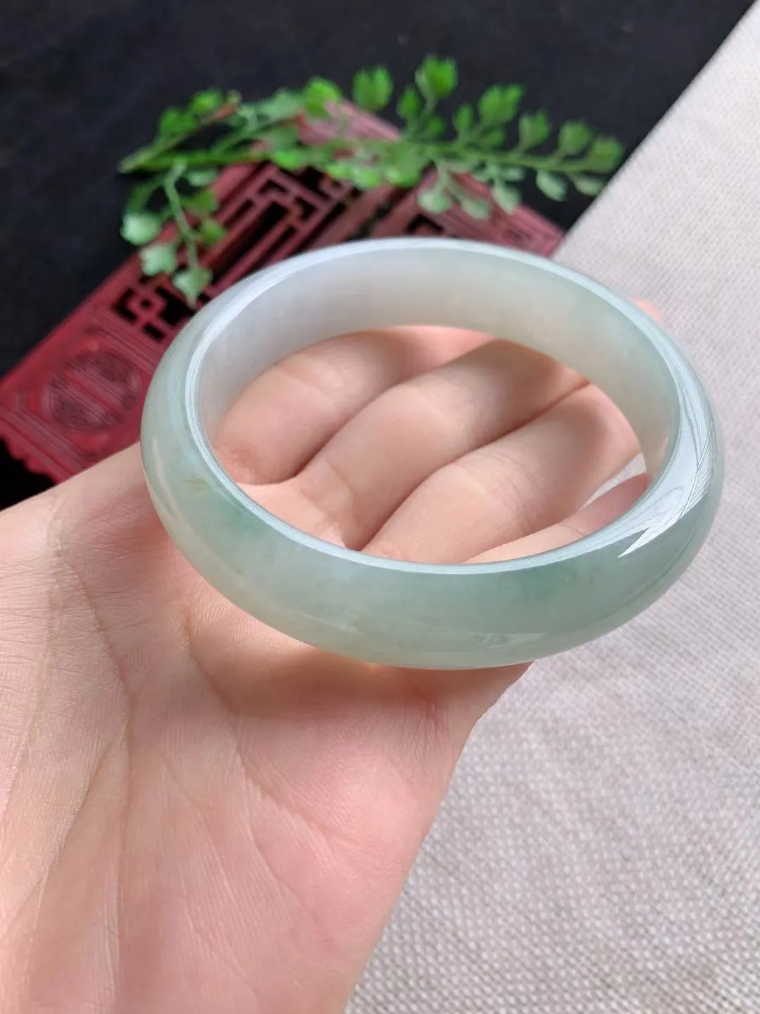 老坑飘绿正圈手镯尺寸55圈口×13×7.5mm重量53.10g