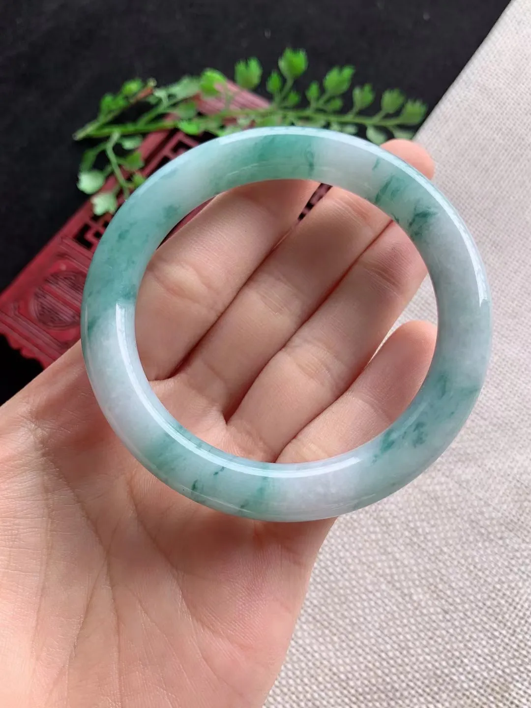 老坑飘花圆条手镯尺寸55圈口×9.4mm重量46.99