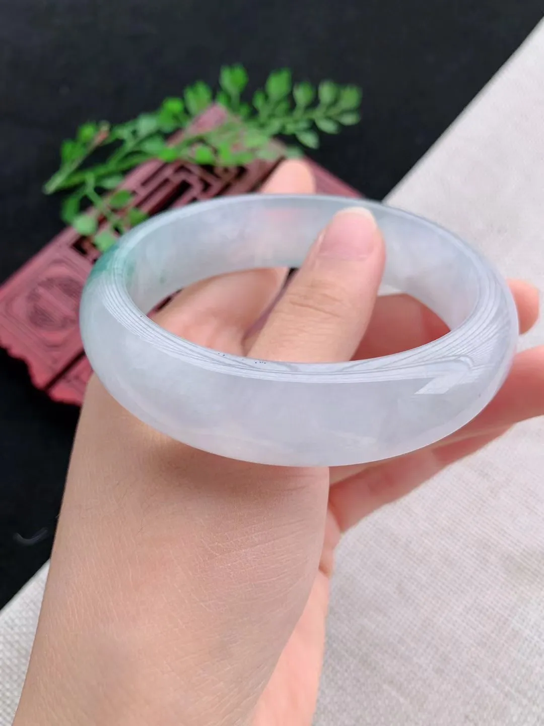 老坑冰种飘花正圈手镯尺寸59圈口×16×8mm重量77.35g