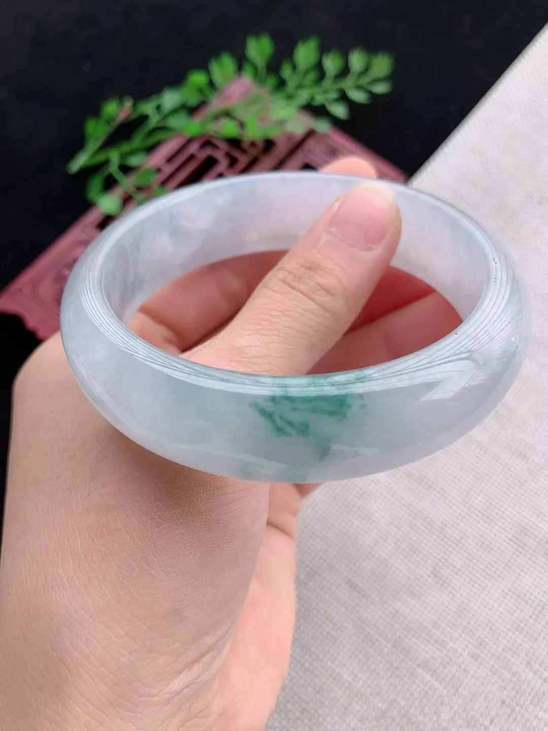老坑冰种飘花正圈手镯尺寸59圈口×16×8mm重量77.35g