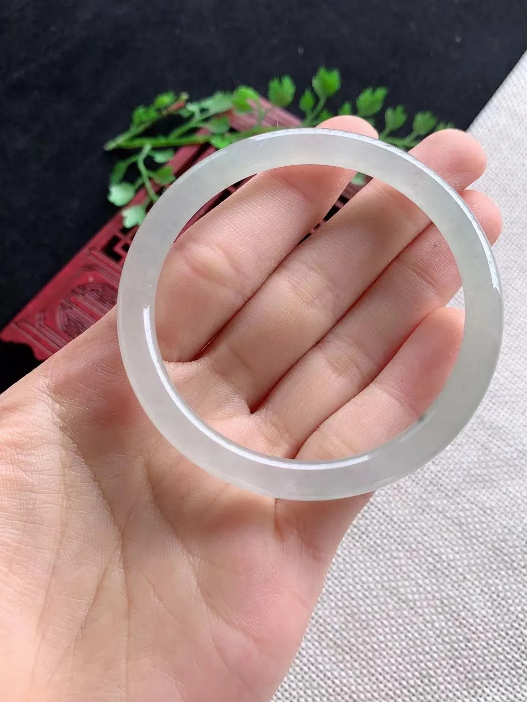 老坑白月光浅绿细圆条手镯尺寸55圈口×5.7mm重量19.36g