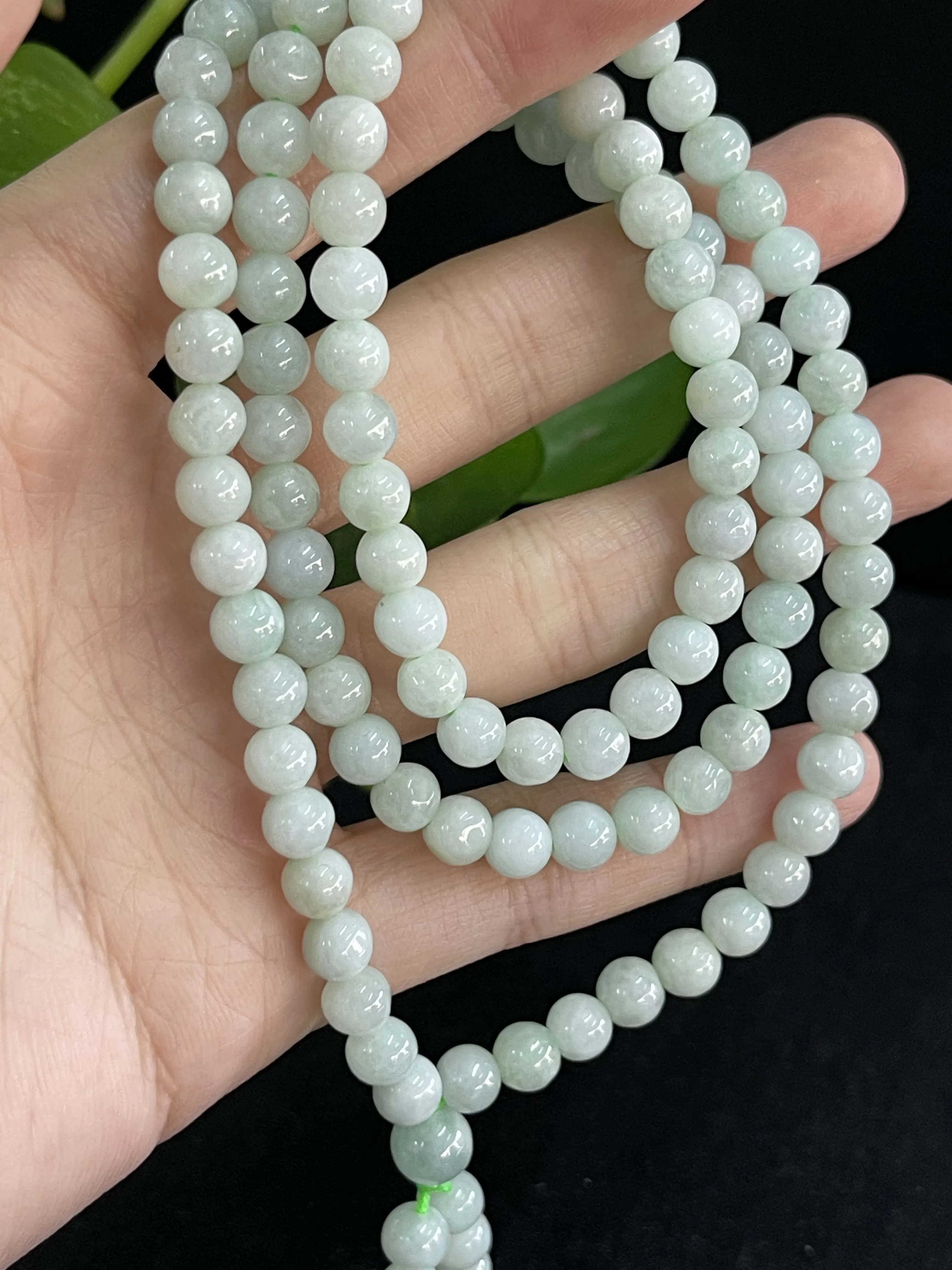 缅甸天然翡翠A货，圆珠项链手串手链，冰冰润润，老坑料种老肉细。