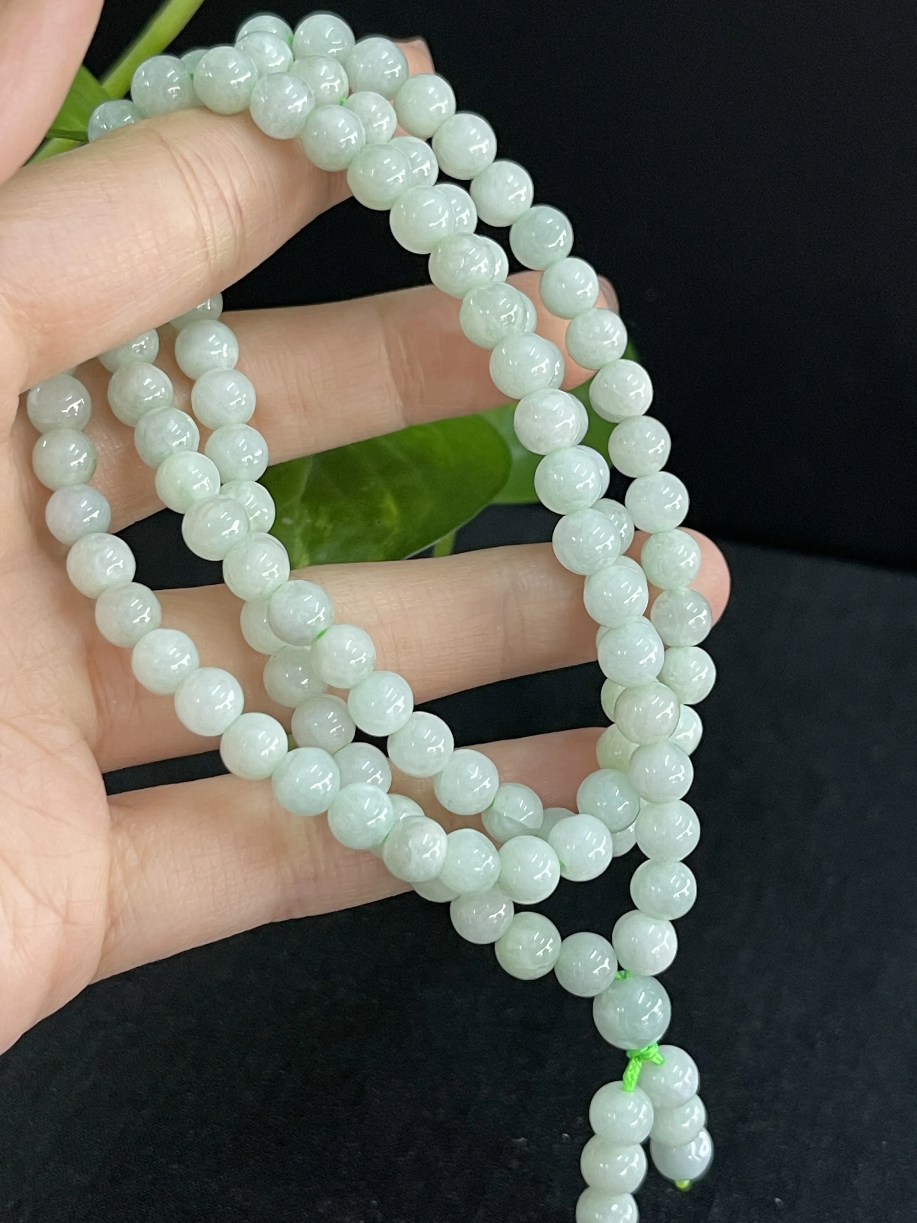 缅甸天然翡翠A货，圆珠项链手串手链，冰冰润润，老坑料种老肉细。