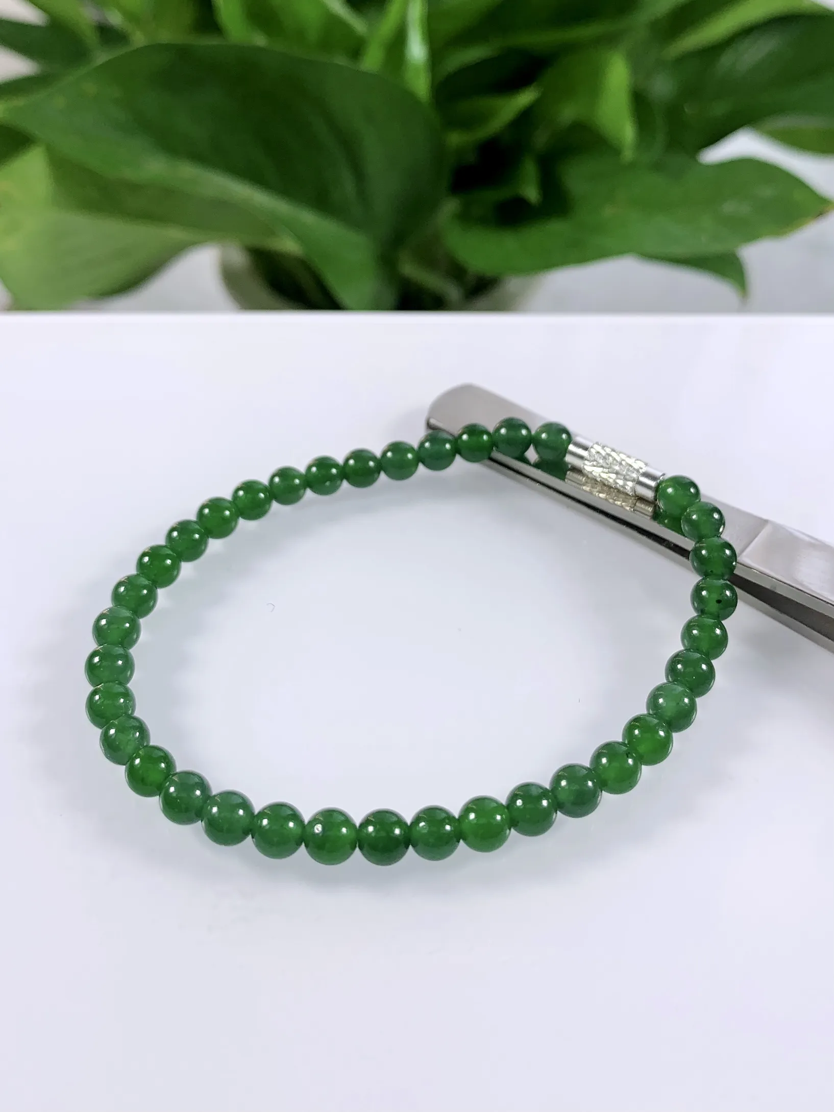 天然翡翠A货，卡5冰种满绿辣阳绿小米珠小圆珠手串手链，尺寸：珠子5mm/36颗，重量：8.31g