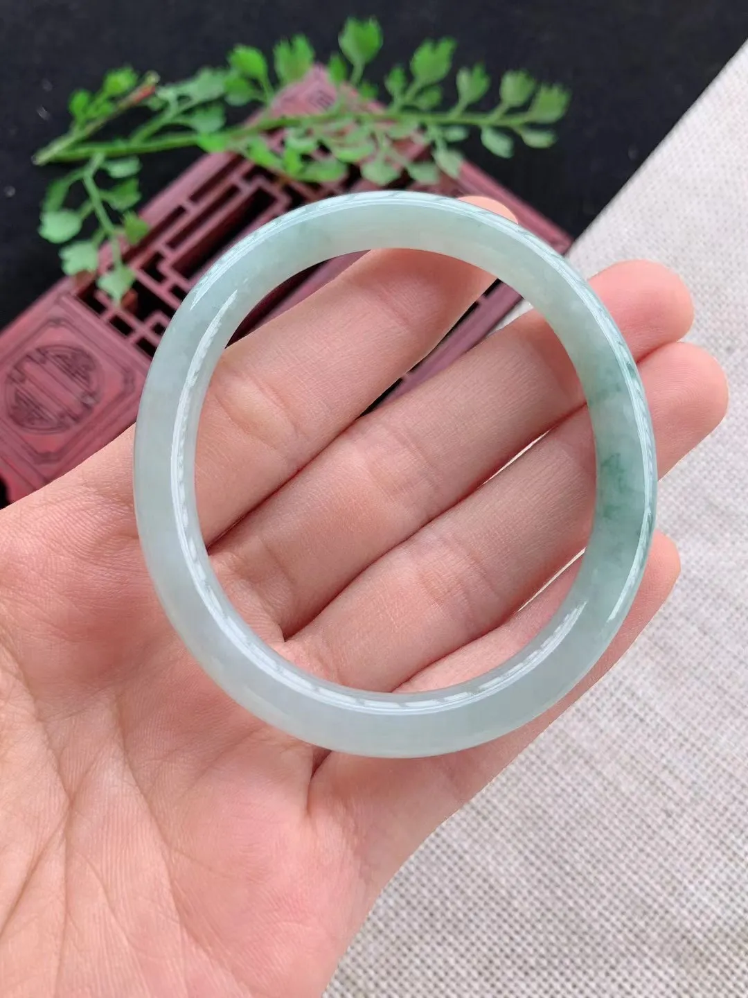 老坑飘花贵妃圆条手镯尺寸54圈口×46×7mm重量21.88g
